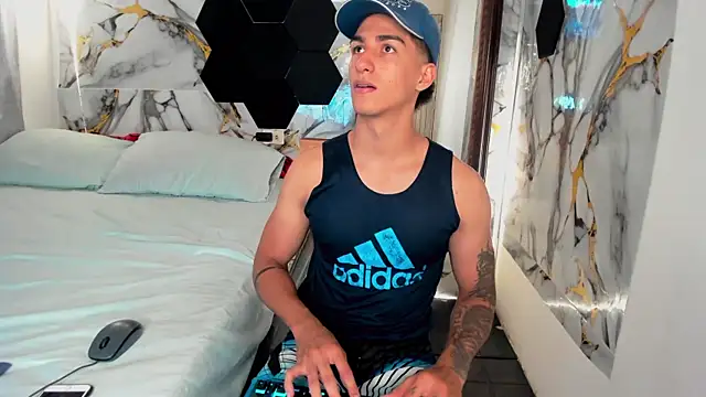 Goldendesirexx Live XXX-Chat