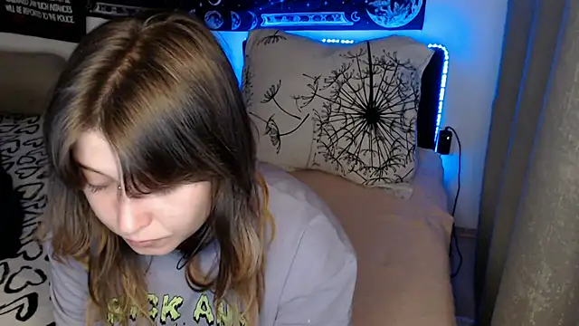 AlienforTwenty Live XXX-Chat