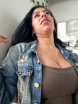 Luianna Live XXX-chat