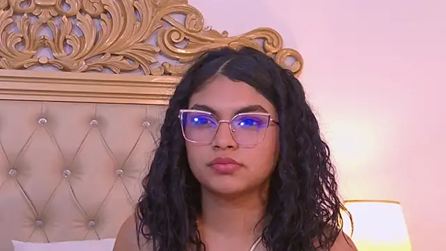دردشة MelodyAlvarez الجنسية المباشرة