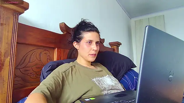 bellatrix25's Live XXX Chat