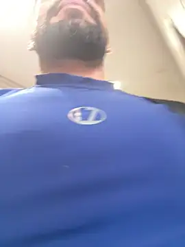 Leon__Hart_: διαδικτυακό σόου στην κάμερα