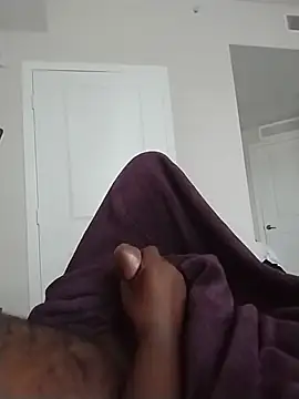 makeherfeelg Show in webcam