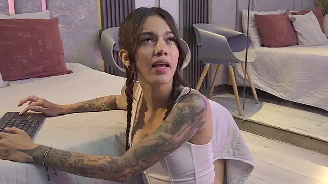Chat +18 de VeroJenkins_ ao vivo