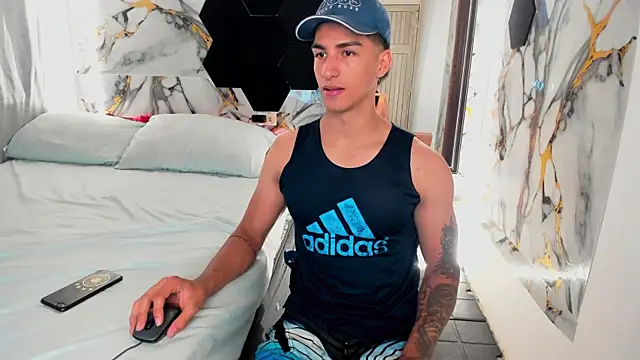 Goldendesirexx's Live XXX Chat