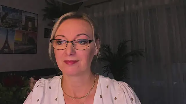 צ'אט XXX בשידור חי של vanessa_chat