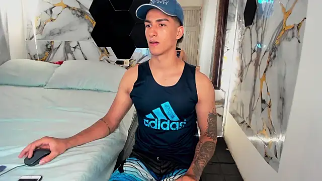Chat XXX en directo de Goldendesirexx