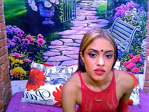 IndianPretty14u2Luv's Live XXX Chat