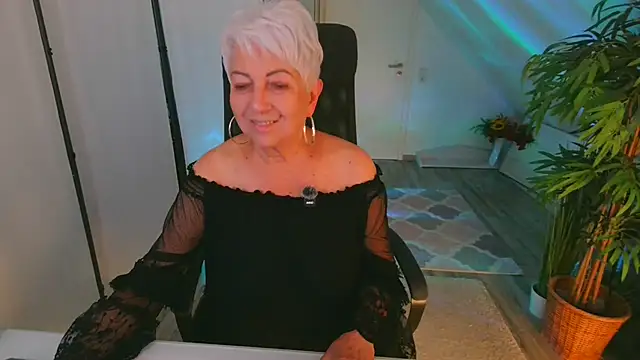 Chatroom XXX en direct de LovelyHelena