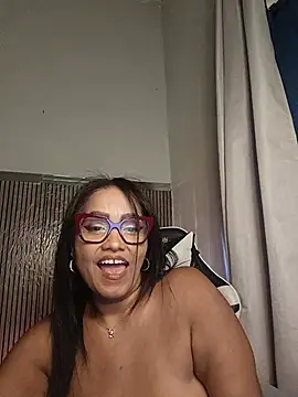 Yameil's Live XXX Chat