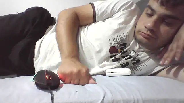 HotwifeAvcisiOlgunAdam élő XXX-chatje