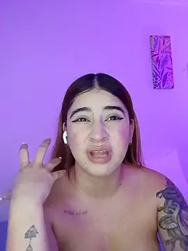martina_connor1 Adlı Modelin Canlı XXX Sohbeti