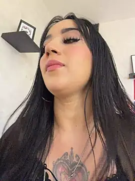 EmmyEvans1のライブXXXチャット