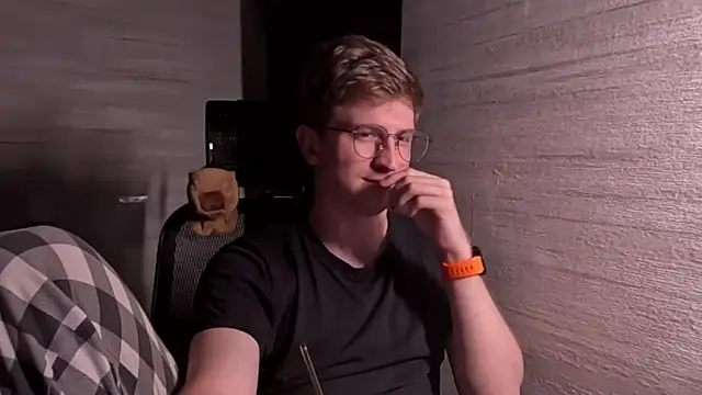 Einar_Nut Chat XXX in diretta