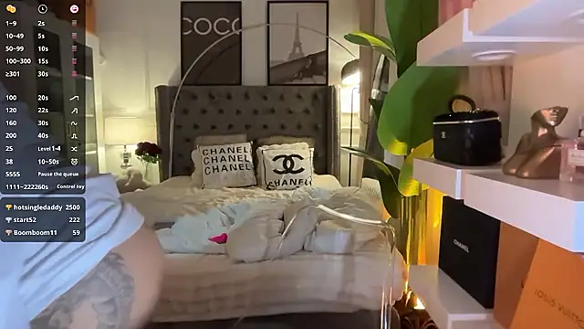 Živý XXX chat ParisianDoll