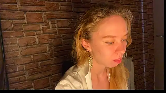 Chat +18 de ElizaStorm ao vivo