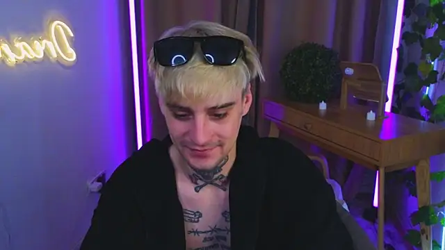 XXX chat uživo modela drillfi11