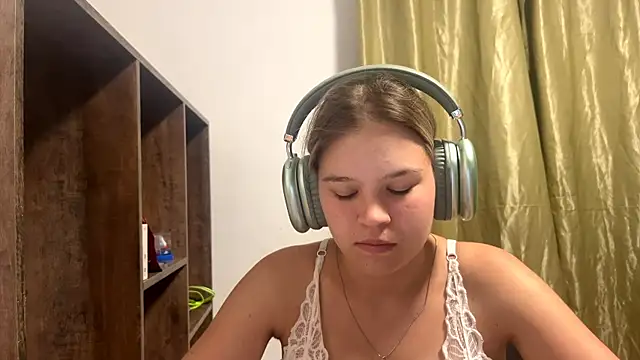 HellyRayn Live XXX chat
