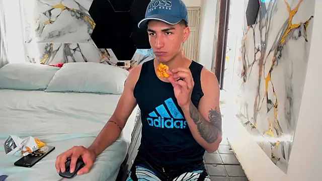 Chatroom XXX en direct de Goldendesirexx