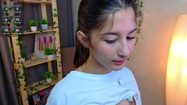 Chat +18 de JasminKitany ao vivo