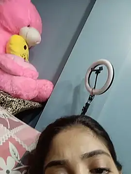 sanayabose7 Adlı Modelin Canlı XXX Sohbeti
