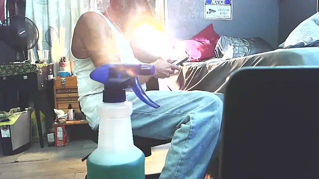 Tommy_Love23 Show in webcam