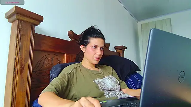 bellatrix25n Live XXX chat