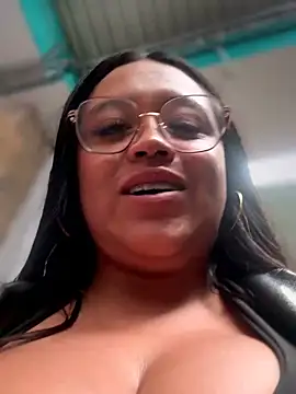 Chat XXX ao vivo de Mia_Risky-1
