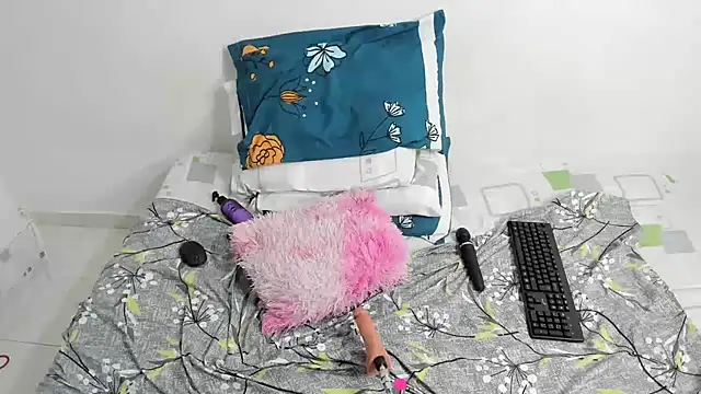 OSITA_1992's Live XXX Chat