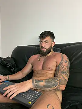 دردشة LustyMike_ الجنسية المباشرة