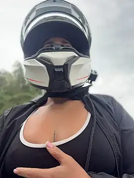 AlannaEvons XXX чат на живо