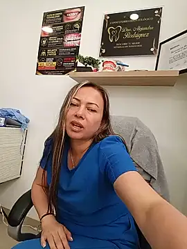 _Dentist-Madisson_04's Webcam Show