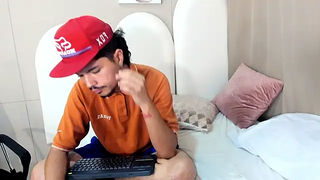 Chat +18 de Briian__ ao vivo