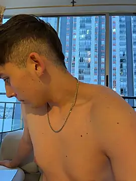 OLIVER_Kn Live XXX chat
