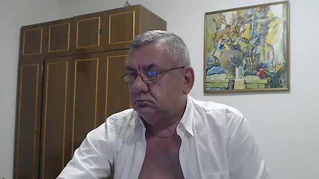 machomale3 Show in webcam