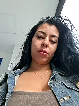 Luianna 现场XXX聊天
