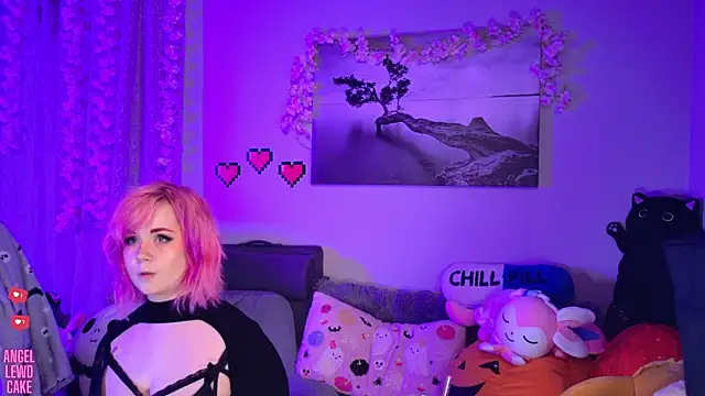 Chat XXX Live Angel-Lewd-Cake
