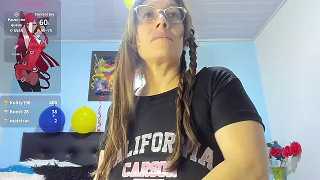 kaylaMinov_ Chat XXX in diretta