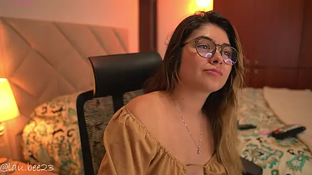 Czat XXX na żywo – Lau_Bee