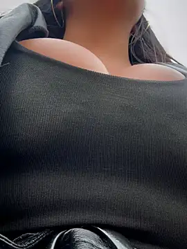 Mia_Risky-1 Live XXX-Chat