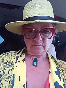Hot-Muci Live XXX-chat