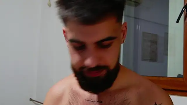 Živý XXX chat HairyRobxxx