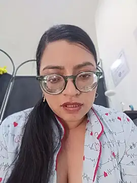 SOFI__10n Live XXX chat