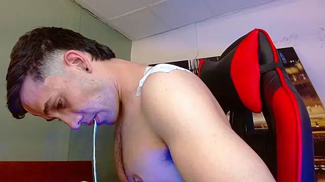 XXX chat uživo modela alexgiraldo__