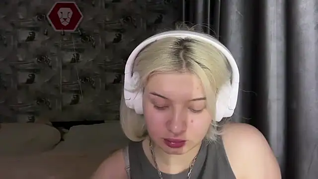 SpotlessParaffin Chat XXX in diretta