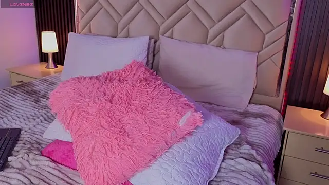 MiaaFarrel live XXX chat