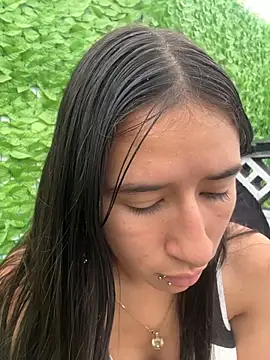 LilyRossi_ Adlı Modelin Canlı XXX Sohbeti