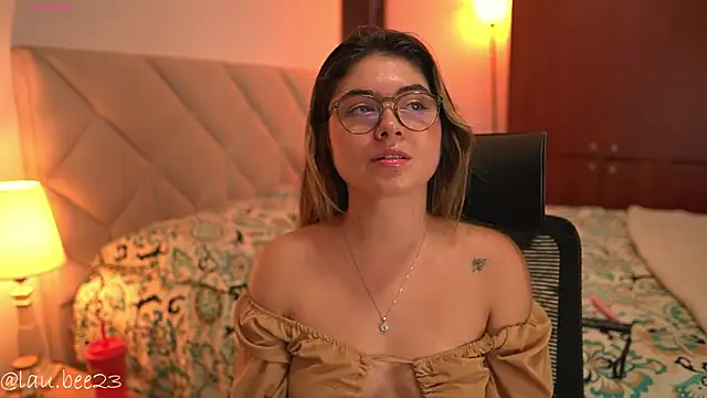 צ'אט XXX בשידור חי של Lau_Bee