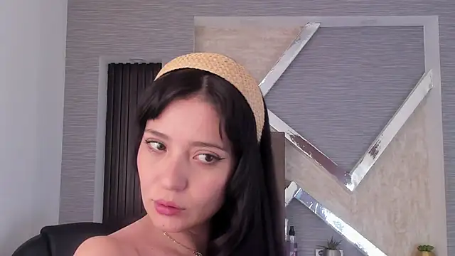 צ'אט XXX בשידור חי של CattsyCatt