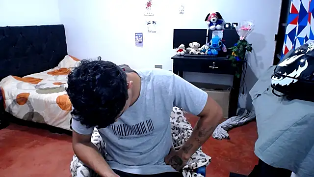 Онлайн чат XXX freddy_romas